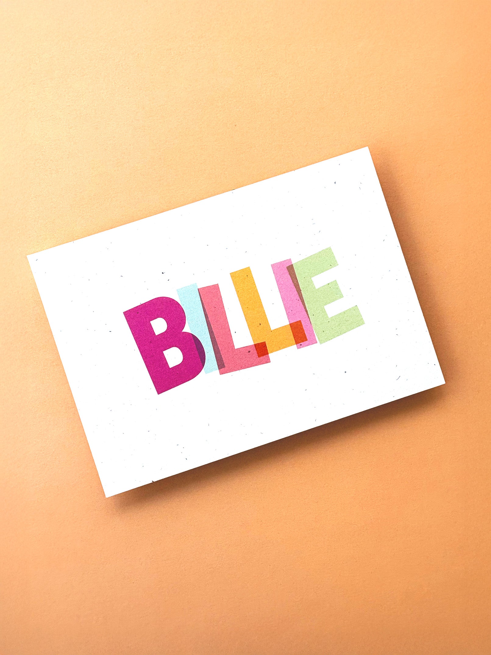 Geboortekaartje met overlappende letters grafisch