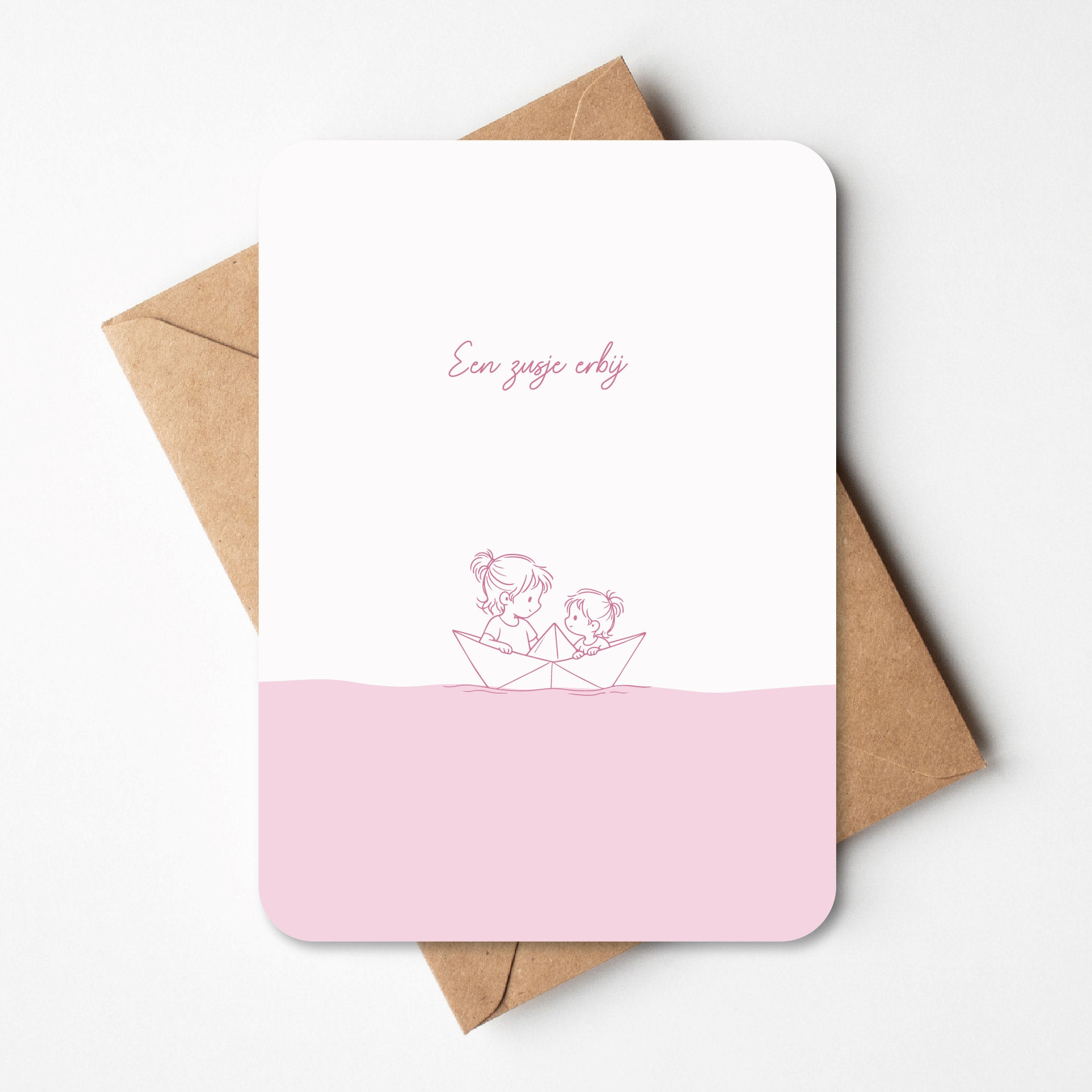 Geboorte kaartje twee zusjes in een papieren bootje. Grote zus en kleine zus