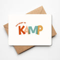 Kaartje om te sturen naar kind op kamp. Letters in verschillende kleuren, overlappend