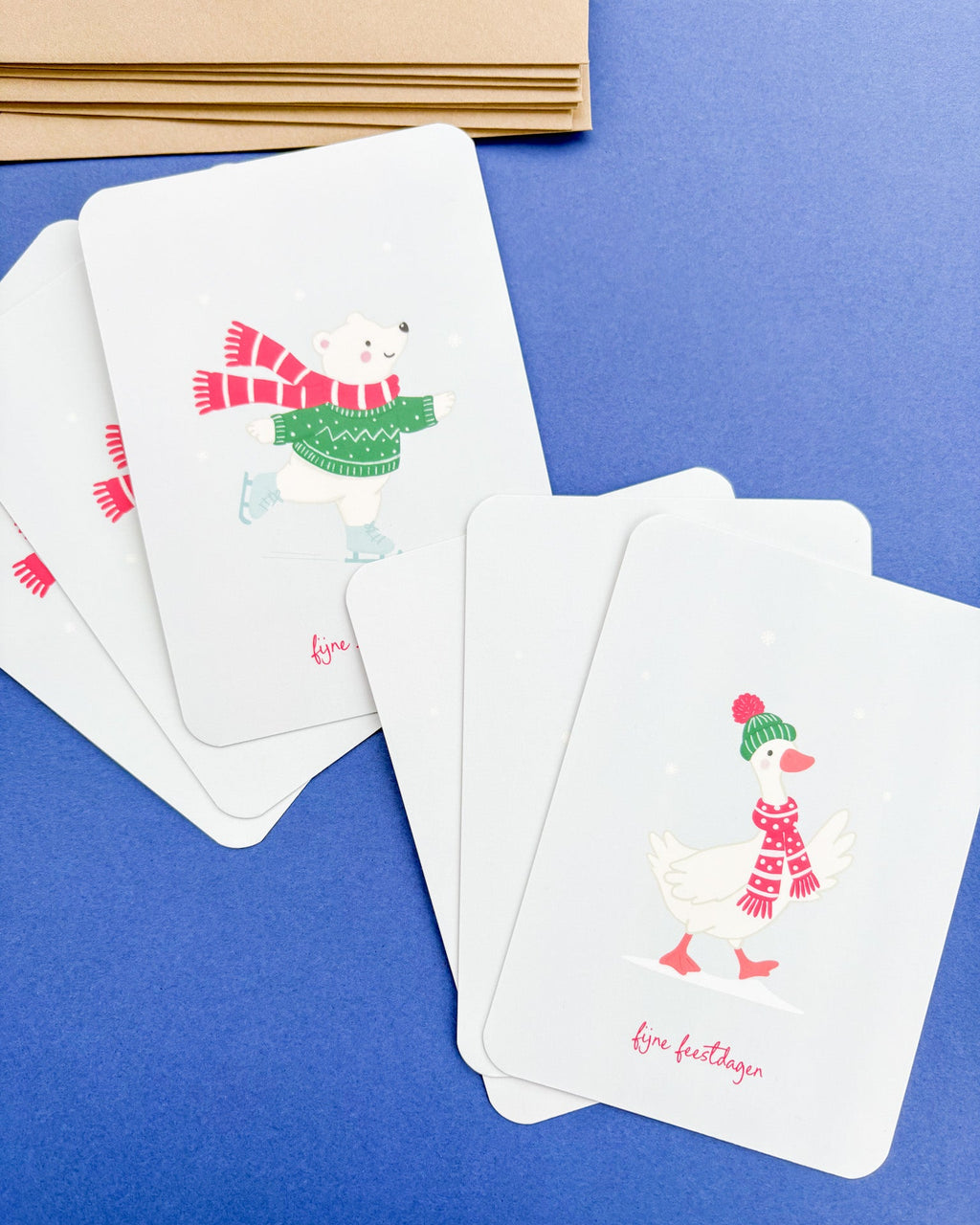 Moderne kerstkaarten set met afgeronde hoeken en handgetekende illustraties