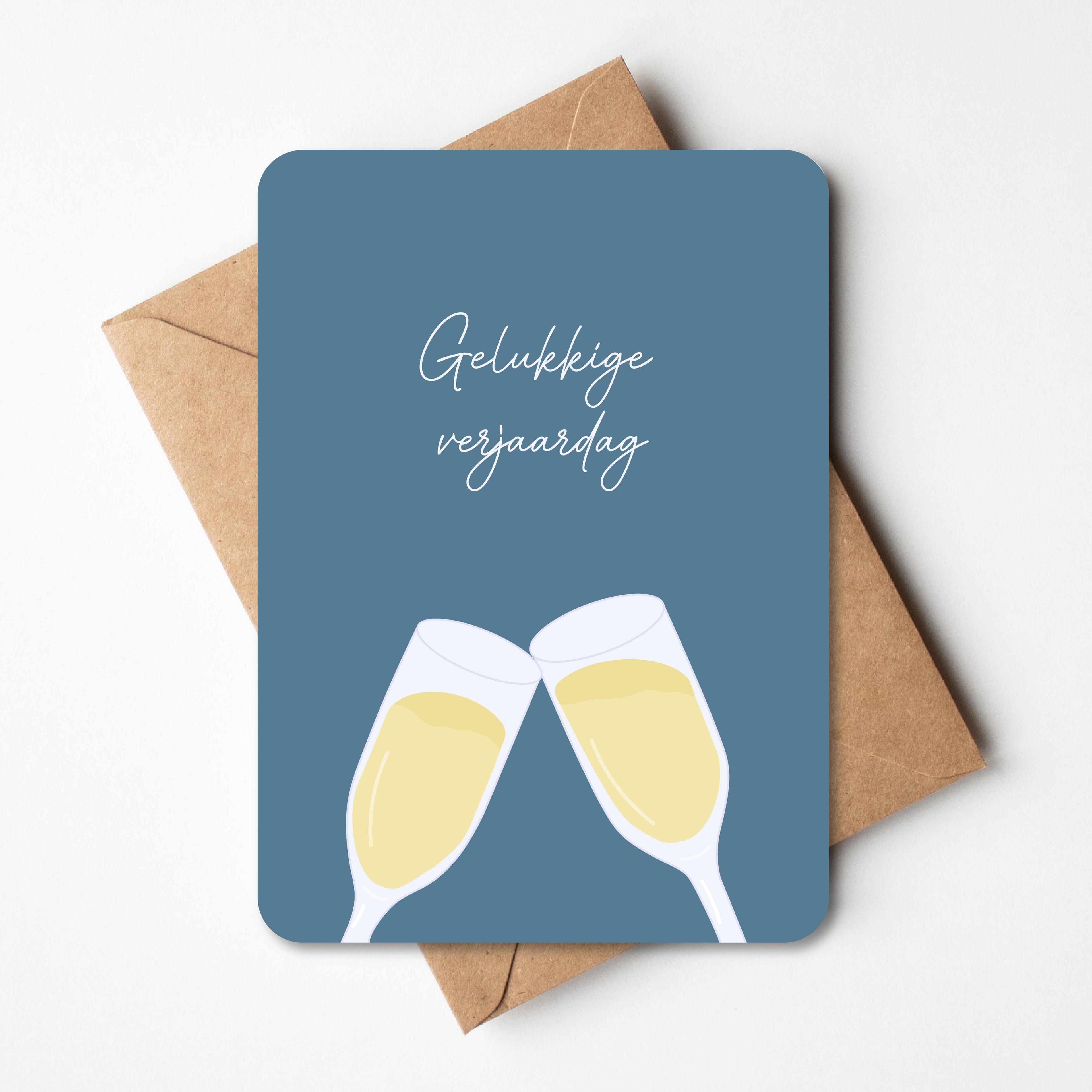 Verjaardagskaart "Champagne " van Buro Allure met een stijlvolle illustratie van twee glazen champagne, ideaal voor feestelijke verjaardagswensen.